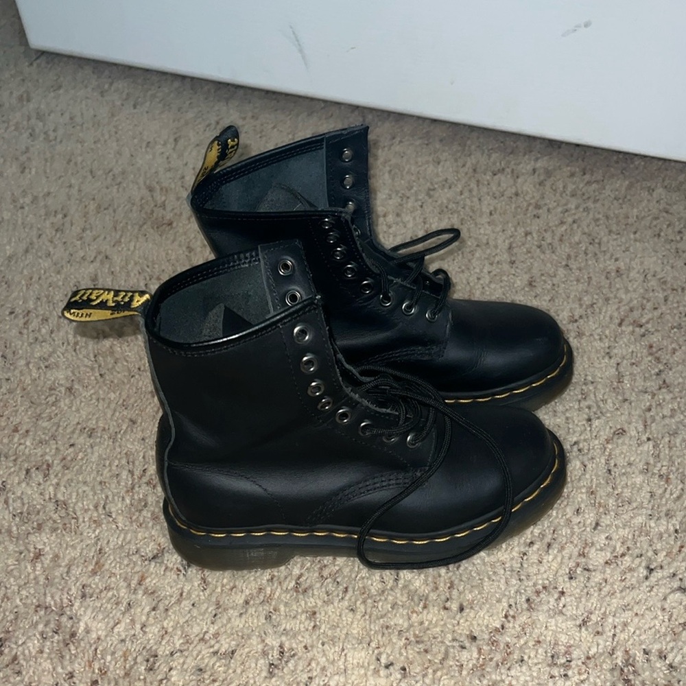 Dr. Martens 1460 Smooth Leather Lace Up Boots (US 6)